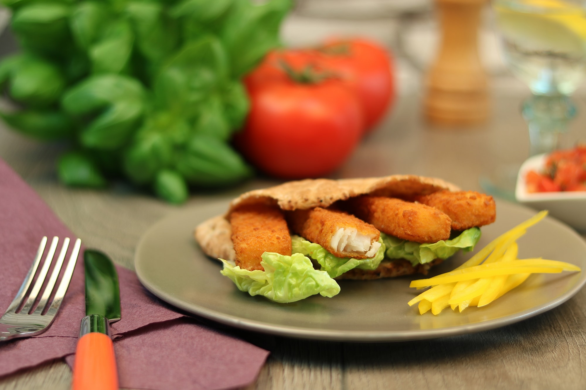 fish fingers pita salsa