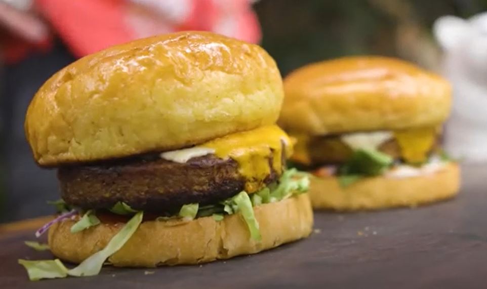 DJ BBQ’s Cheeseburger with Meat-Free Burgers
